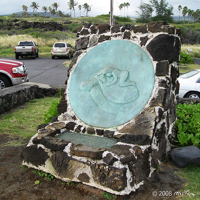 ウミガメのモニュメント（Punalu'u Black Sand Beach）