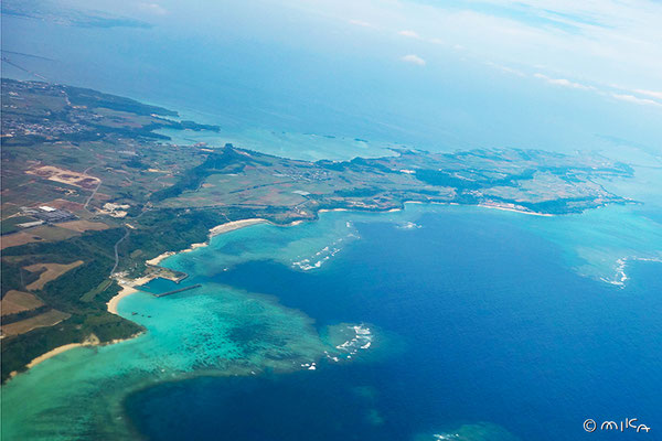 サンゴ（石垣島上空）