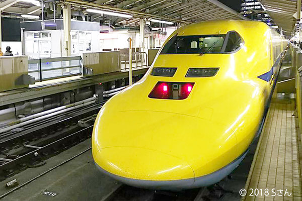 東京駅に停車しているドクターイエロー（千葉県Sさん／2018年）