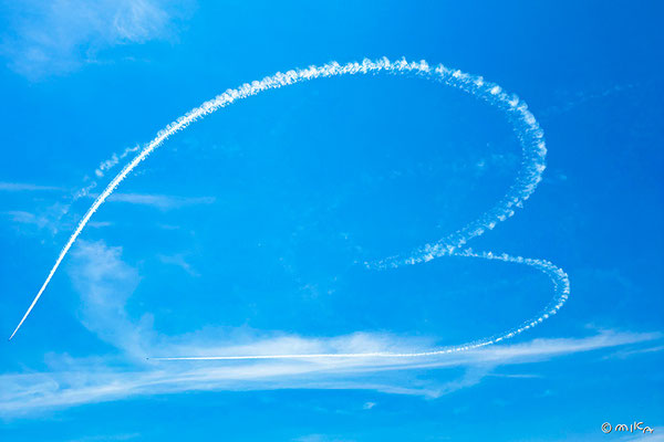 青空のハート模様（ブルーインパルス）