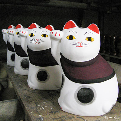 今戸焼の招き猫（白井さんの作品）