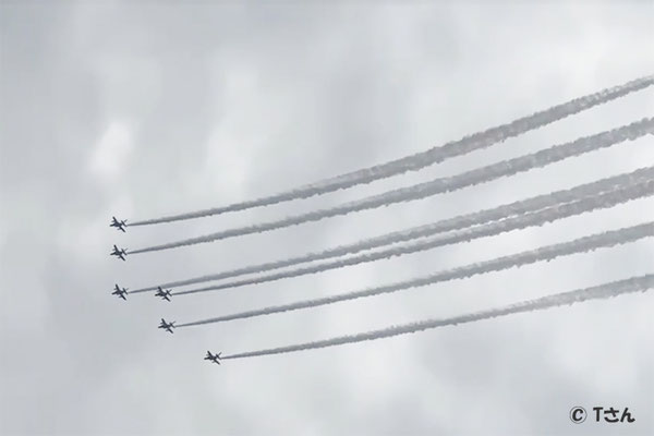 ブルーインパルス③（大阪関西万博 予行飛行）大阪府Tさん写真提供