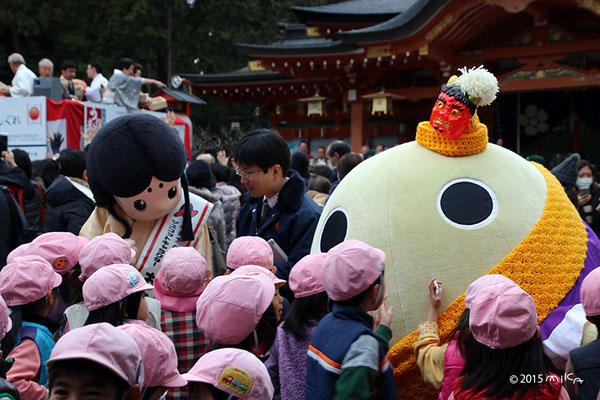 京都府広報監「まゆまろ」と 長岡京ガラシャ祭マスコットキャラクター「お玉ちゃん」