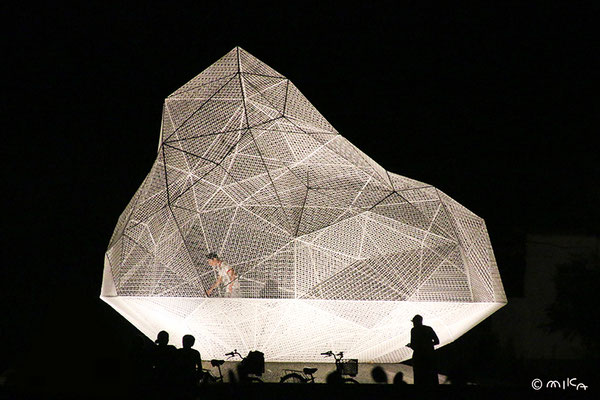 藤本壮介「直島パビリオン」ライトアップ（2025年）