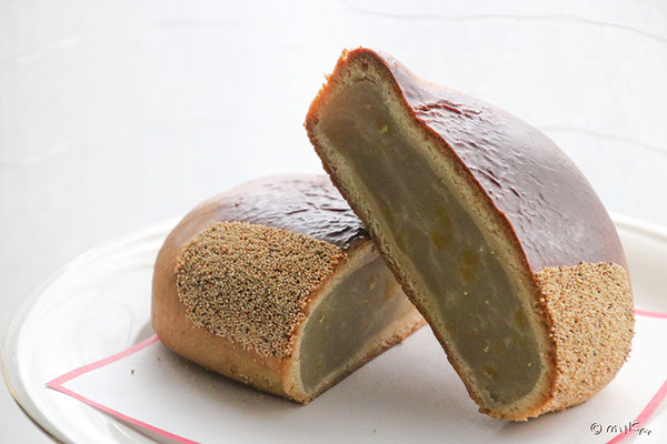 くりまんじゅうを切ったところ