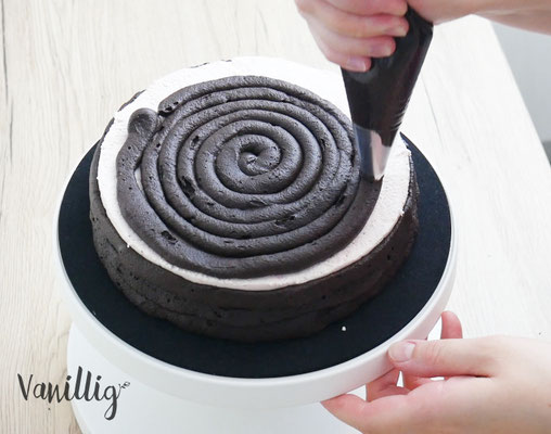 Halloween Torte mit Spinnen inkl. Video Anleitung