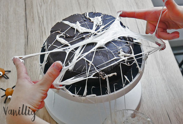 Halloween Torte mit Spinnen inkl. Video Anleitung