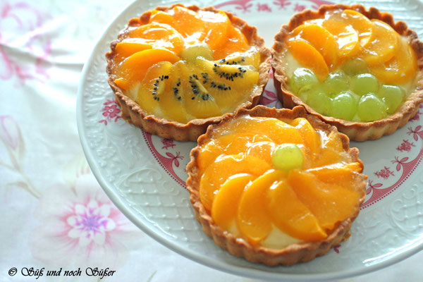 Tartelettes mit Früchten, Baken, kleine Kuchen, Tarte, Tartelletes mit früchten, Rezept zum Backen, Rezept für Tarte, Rezept für Tartelettes