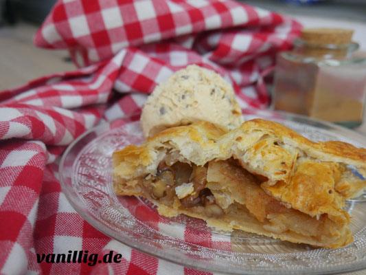 Apfelstrudel, Strudel, Apfel, Apfelkuchen, Dessert, Rezept mit Apfel, backen Rezept