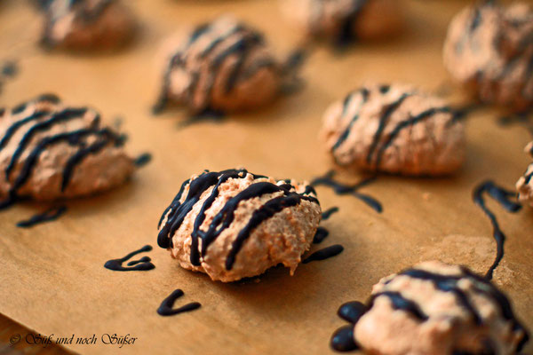 kokosmakronen, weihnachtsgebäck, plätzchen, weihnachtsbäkerei, kokosmakronen, weihnachtsgebäck, plätzchen, weihnachtsbäkerei, rezept für makronen, rezept für kokosmakronen