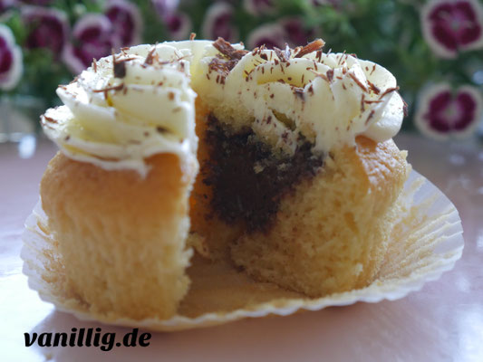 cupcake, Basisrezept für Cupcake, vanillig.de, Cupcake, Rezept, Basis Rezept für Cupcake, Muffin, Cupcake mit Beeren, Cupcake mit Füllung