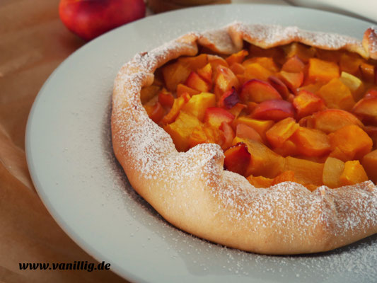 Mango Galette, Nektarinen, galette, mango , nektarinen, mango galette, tropische galette, kuchen mit mango und nektarinen