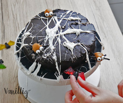 Halloween Torte mit Spinnen inkl. Video Anleitung