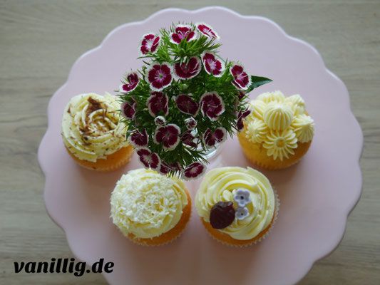 cupcake, Basisrezept für Cupcake, vanillig.de, Cupcake, Rezept, Basis Rezept für Cupcake, Muffin, Cupcake mit Beeren, Cupcake mit Füllung