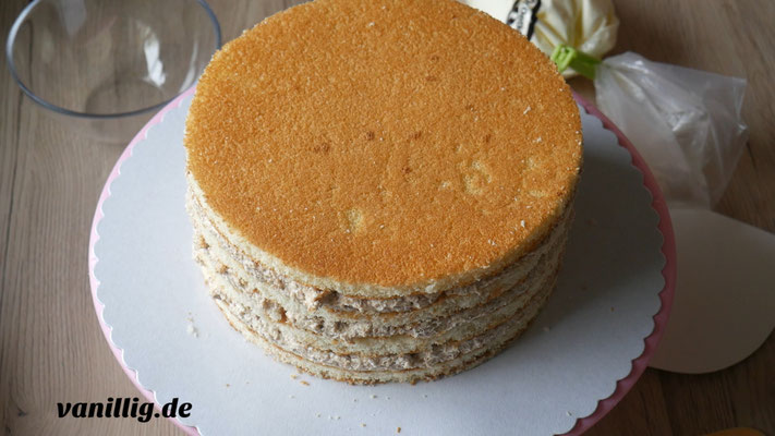 Bratapfeltorte mit Einhorn und Mirror Glaze