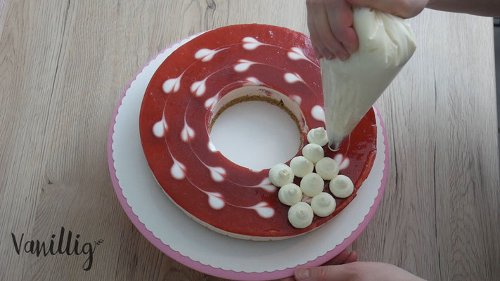 einfache und schicke Torte zu Weihnachteneinfache und schicke Torte zu Weihnachten