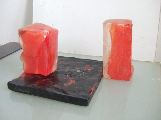 Janus-crveni, 2011. taljeno staklo, 200x300x160mm