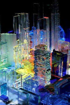 Stakleni grad, 2010.  staklo, folije u boji, led svvjetlo