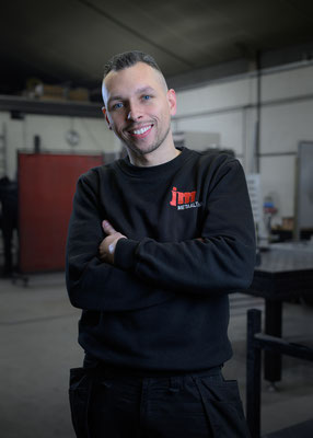Portret van medewerker van JM Metaaldesign uit Helmond door Jordy Leenders van Axis Studio uit Eindhoven.