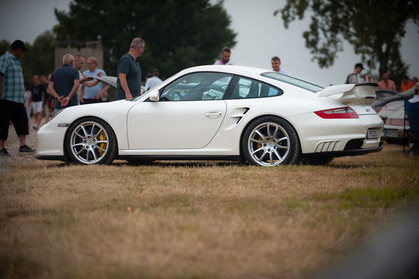 Puur Porsche Treffen 2023 op Aquabest in Best door Jordy Leenders - Porsche 997 GT2 RS