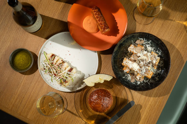 Octopus, truffel friet, eend en brioche van NOVA Kitchen & Bar door Jordy Leenders.