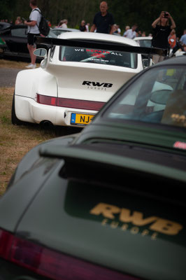 Puur Porsche Treffen 2023 op Aquabest in Best door Jordy Leenders - Porsche 911 RWB Europe