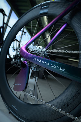 Bianchi Oltre Founder Edition bij Scholten Cycling in Dalen door Jordy Leenders uit Eindhoven met Nikon Z8.