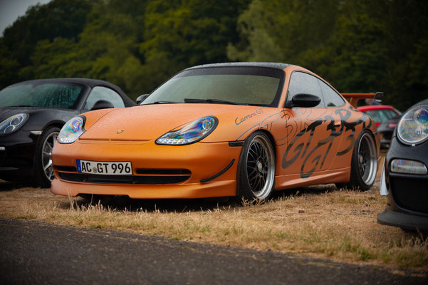 Puur Porsche Treffen 2023 op Aquabest in Best door Jordy Leenders - Porsche 996