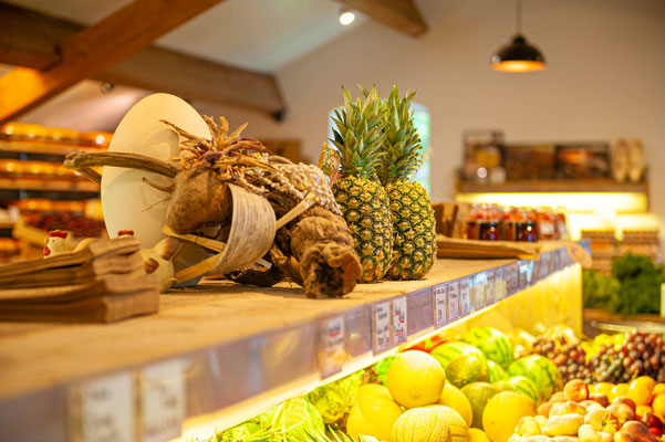 Winkelaanzicht. Fruit- en groentewinkel Boerdereike in Eindhoven door Jordy Leenders.