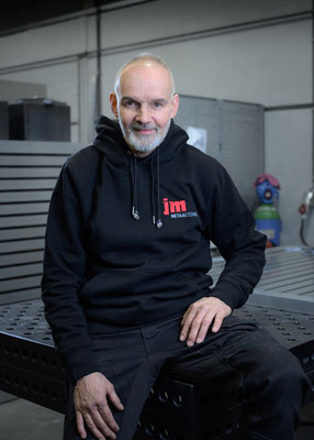 Portret van medewerker van JM Metaaldesign uit Helmond door Jordy Leenders van Axis Studio uit Eindhoven.
