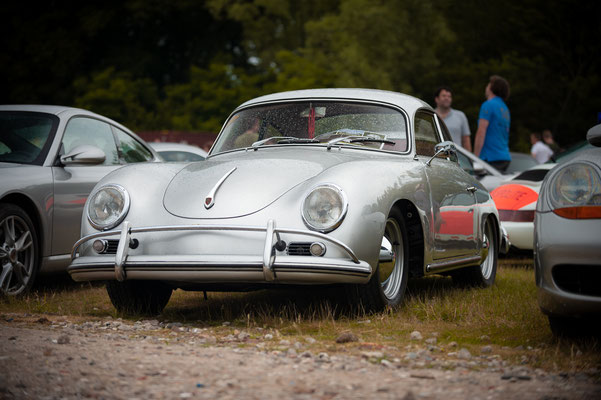 Puur Porsche Treffen 2023 op Aquabest in Best door Jordy Leenders - Porsche 1600 Super