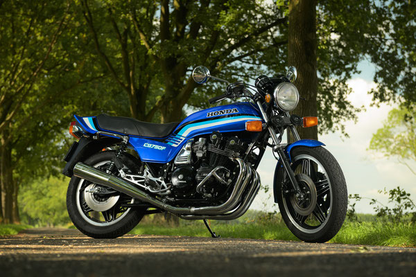 Portret van Honda CB750F door Jordy Leenders van Axis Studio.