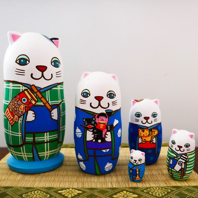 Poupées gigognes japonaises en bois 5 chats 