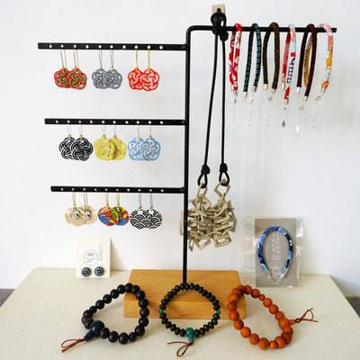 Différents bijoux japonais