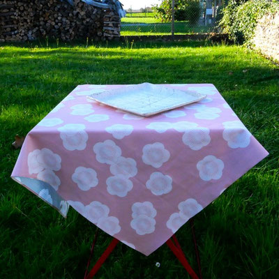 Furoshiki japonais réversible fleurs de pruniers côté rose