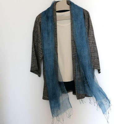 Echarpe soie teinture végétale bleue indigo