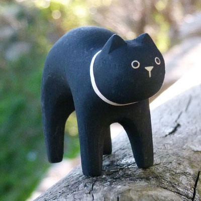Figurine japonaise T-Lab Pôle-Pôle le chat noir
