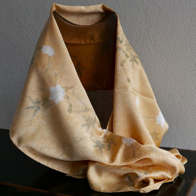 Echarpe en soie japonaise beige rosée nacrée