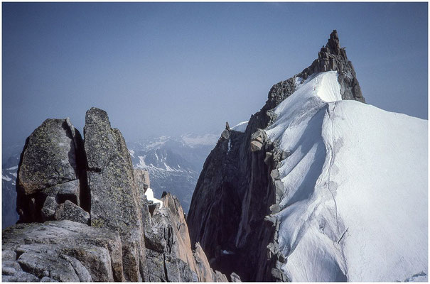 Sur l'arête Midi-Plan, au fond aiguille du Plan