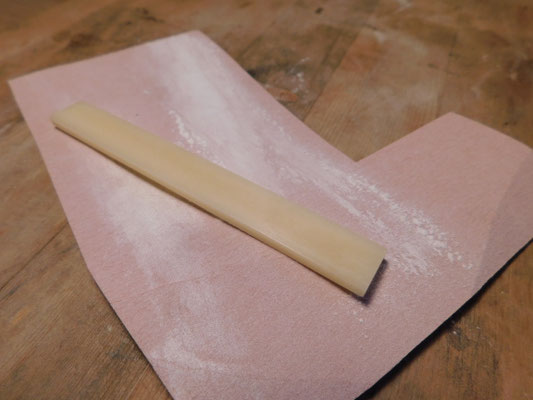 ナット同様、研磨作業から行います。