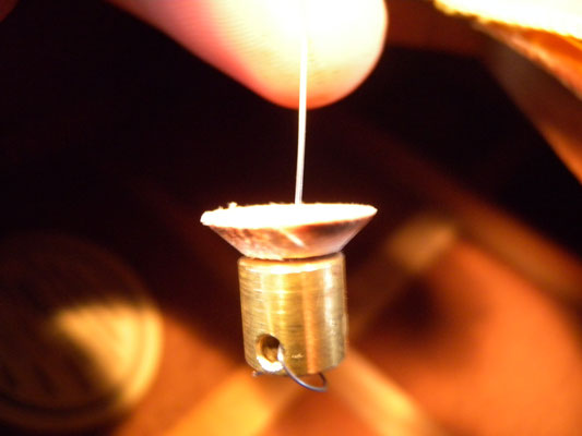 割れた箇所の補強を行いました　加工を行った補強のパッチ材です。