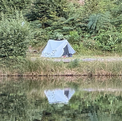 feuchter Standort: das Haven Ultralight Tent steht am See