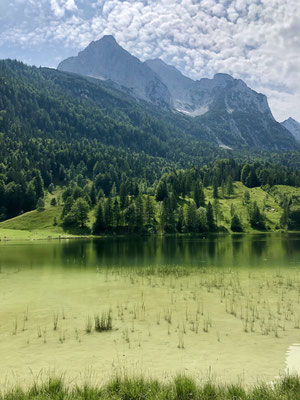 Ferchensee mit Blick auf die Wettersteinwand