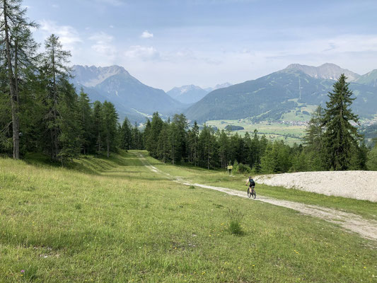 Abfahrt auf der Skipiste