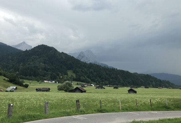 dunkle Wolken kurz vor dem Tagesziel in Garmisch-Partenkirchen