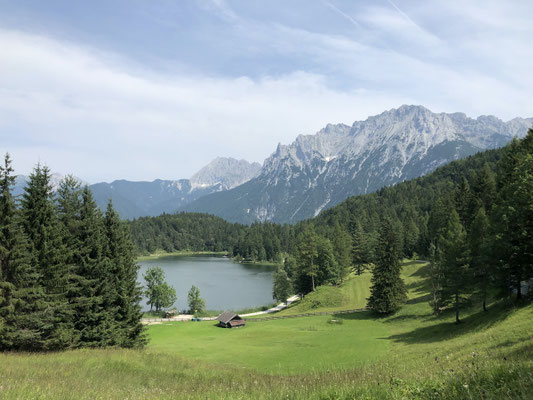 Lautersee, im Hintergrund das Karwendel