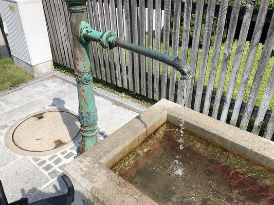 Brunnen mit Trinkwasser