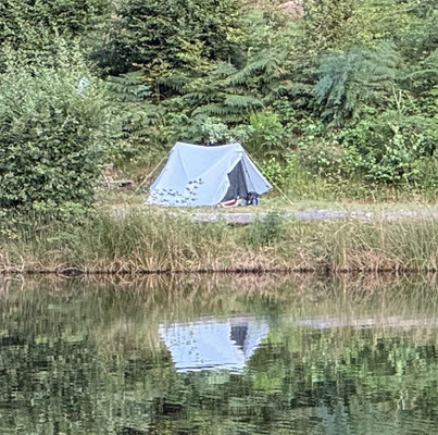 feuchter Standort: das Haven Ultralight Tent steht am See