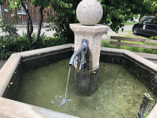 Brunnen am Wegesrand