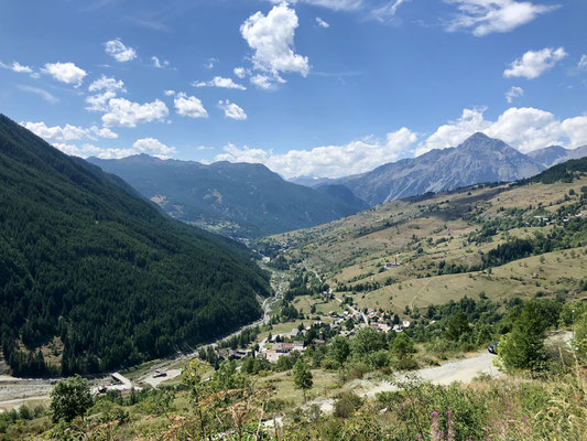 Blick ins Tal Richtung Sauze di Cesana